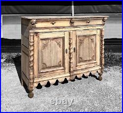 LARGE ANTIQUE 18th CENTURY FRENCH CARVED OAK BUFFET CUPBOARD, c1800