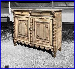 LARGE ANTIQUE 18th CENTURY FRENCH CARVED OAK BUFFET CUPBOARD, c1800