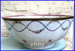 Large Chinese Antique Famille Rose Bowl, Qianlong, 18th Century, Good Condition