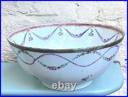 Large Chinese Antique Famille Rose Bowl, Qianlong, 18th Century, Good Condition