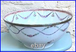 Large Chinese Antique Famille Rose Bowl, Qianlong, 18th Century, Good Condition